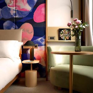 Deluxe Kamer met Twee Slaapkamers en een Queen Size Bed